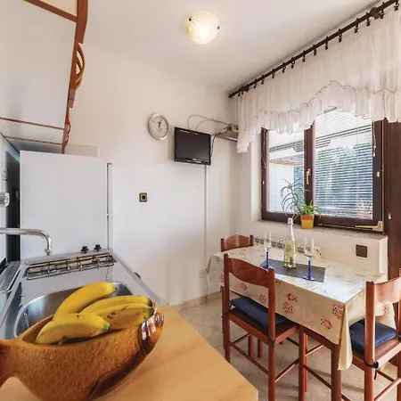 Two-bedroom In Banjole